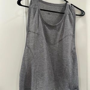 Lululemon stronger as one muscle tank